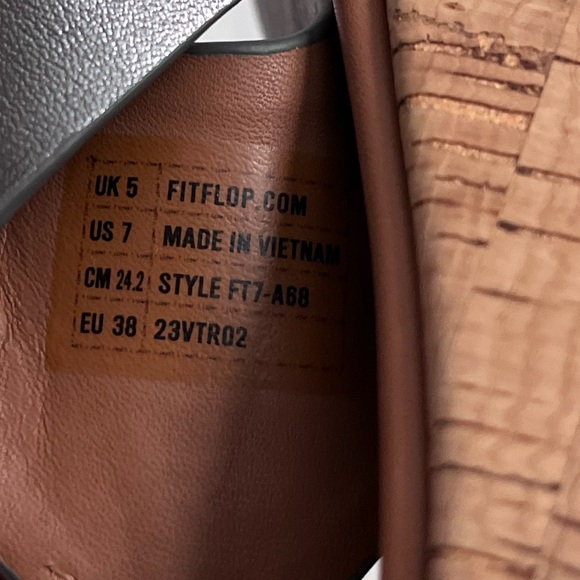 FitFlop Metallic F-mode Leather/Cork Flatform Sandals - Picture 9 of 11